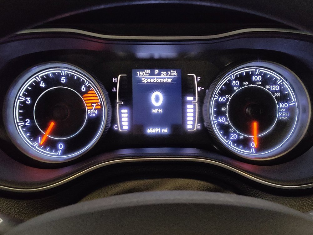 Used 2020 Jeep Cherokee Latitude FWD image 23