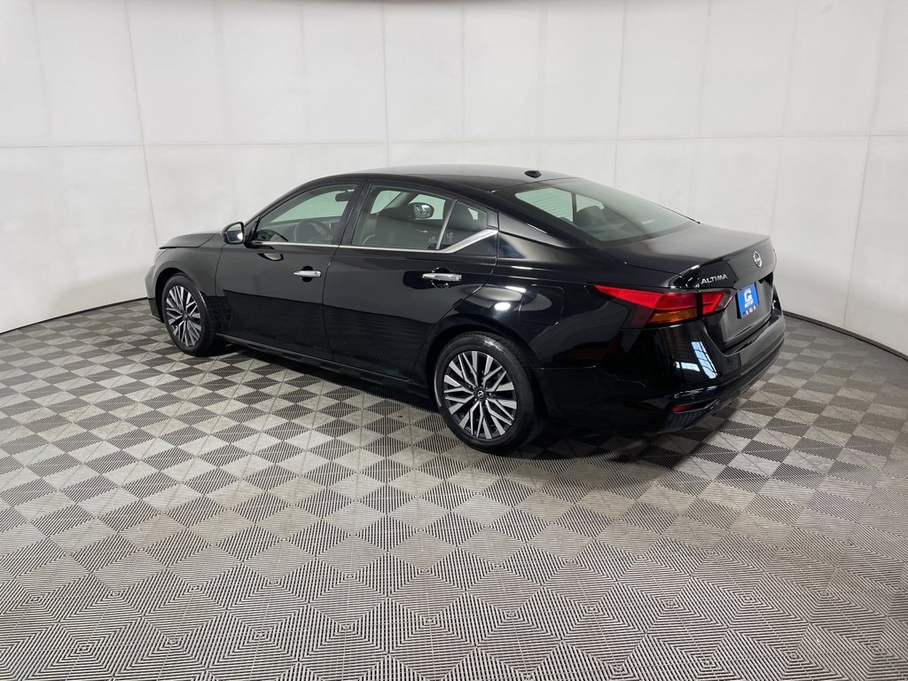Used 2024 Nissan Altima 2.5 SV image 5