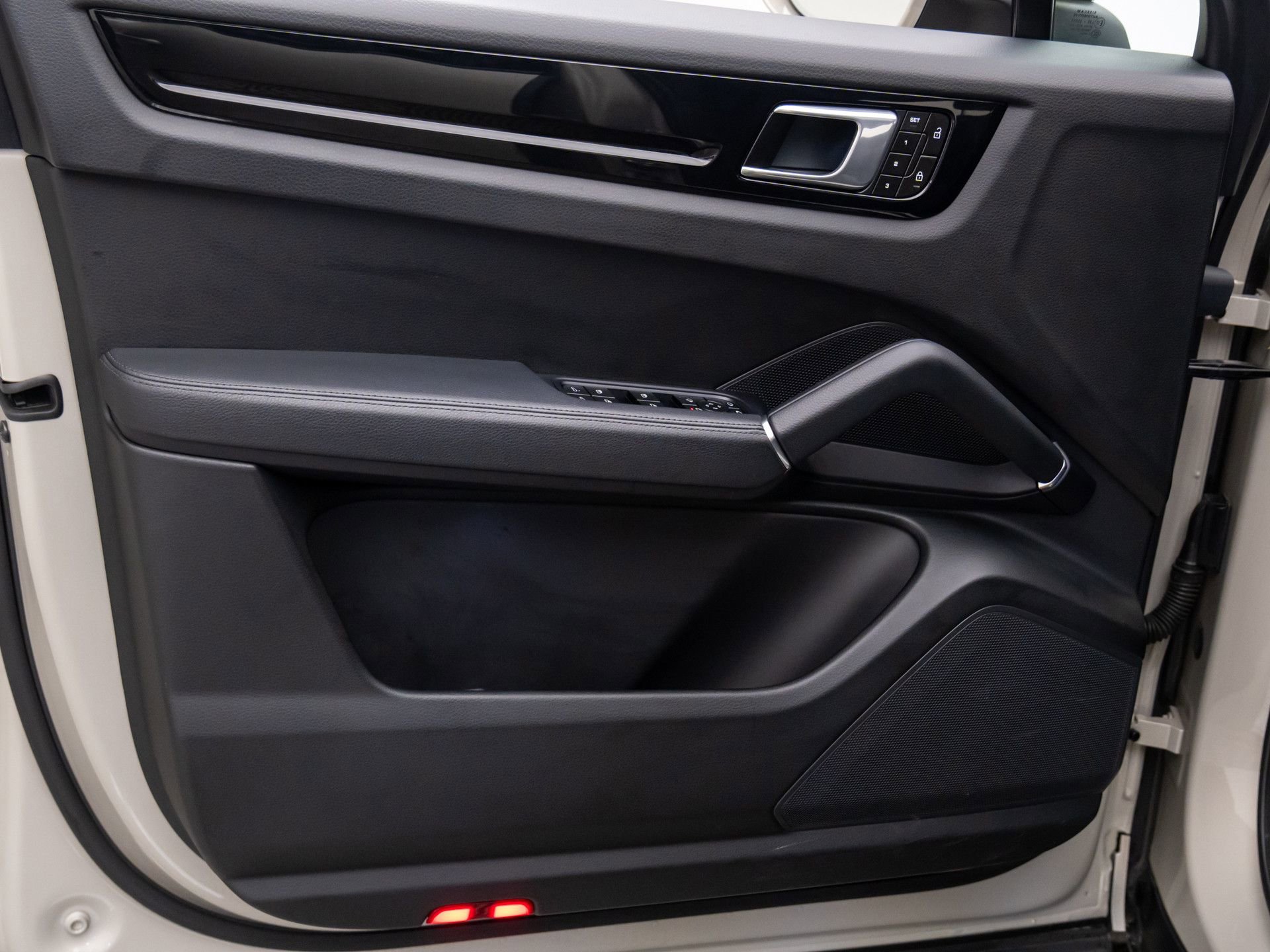 Certified 2023 Porsche Cayenne image 14