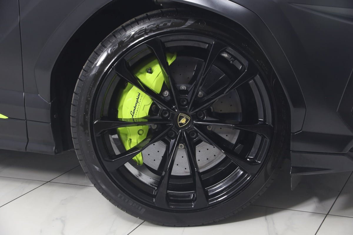 Used 2022 Lamborghini Urus AWD/4WD image 22