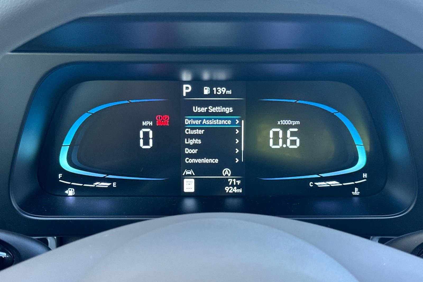 Used 2025 Hyundai Elantra SE FWD image 19