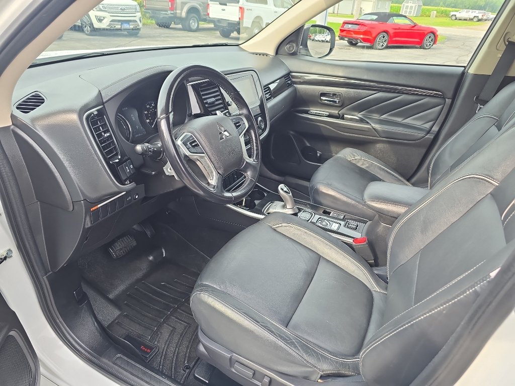 Used 2018 Mitsubishi Outlander SEL AWD/4WD image 15