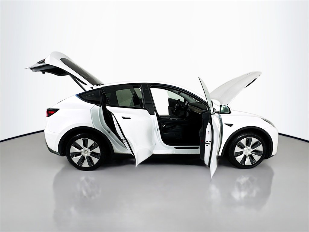 Used 2021 Tesla Model Y Long Range image 38