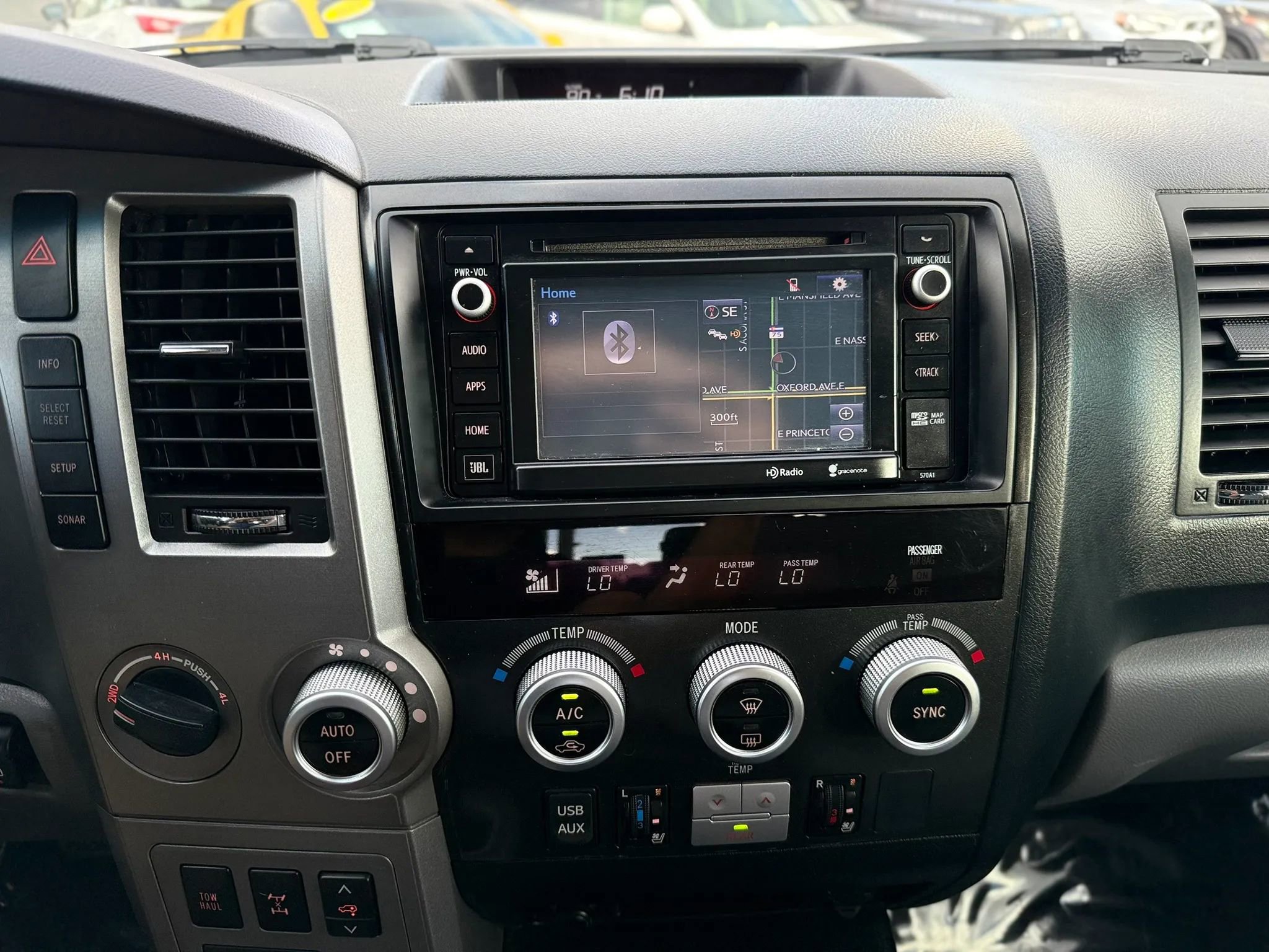 Used 2014 Toyota Sequoia Platinum w/ Preferred Accessory Package AWD/4WD image 33