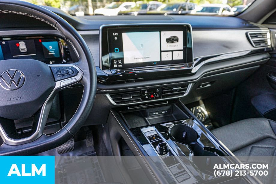 Used 2024 Volkswagen Atlas Cross Sport SE image 32