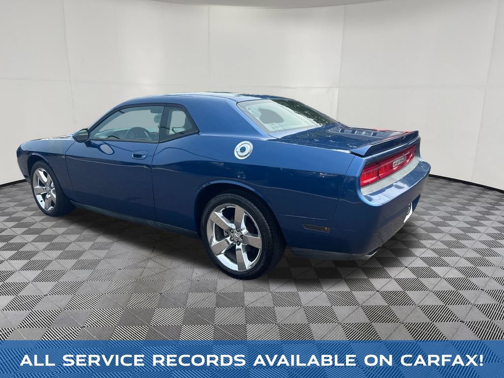 Used 2009 Dodge Challenger R/T RWD image 3