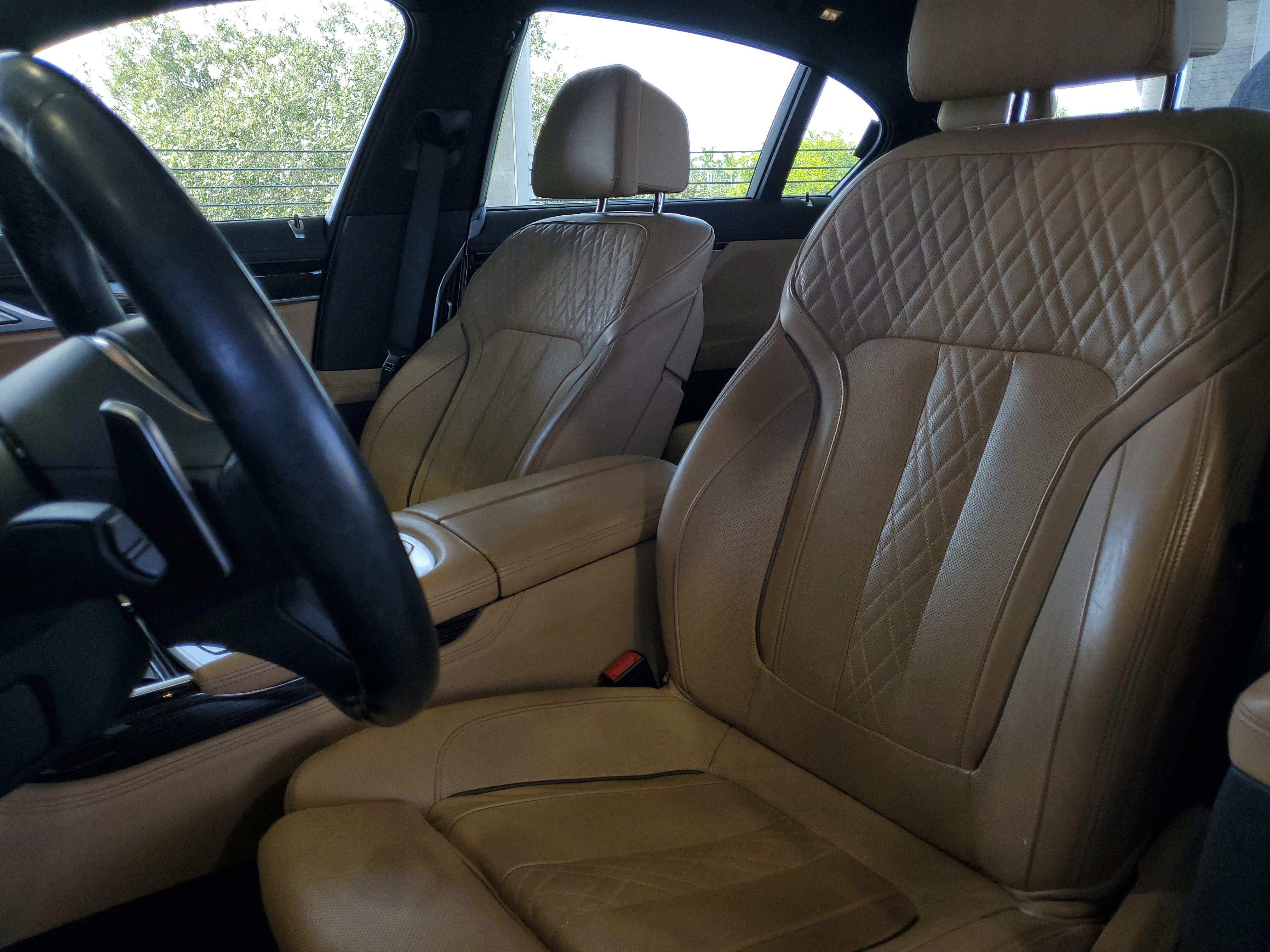Used 2022 BMW 740i w/ M Sport Package RWD image 18