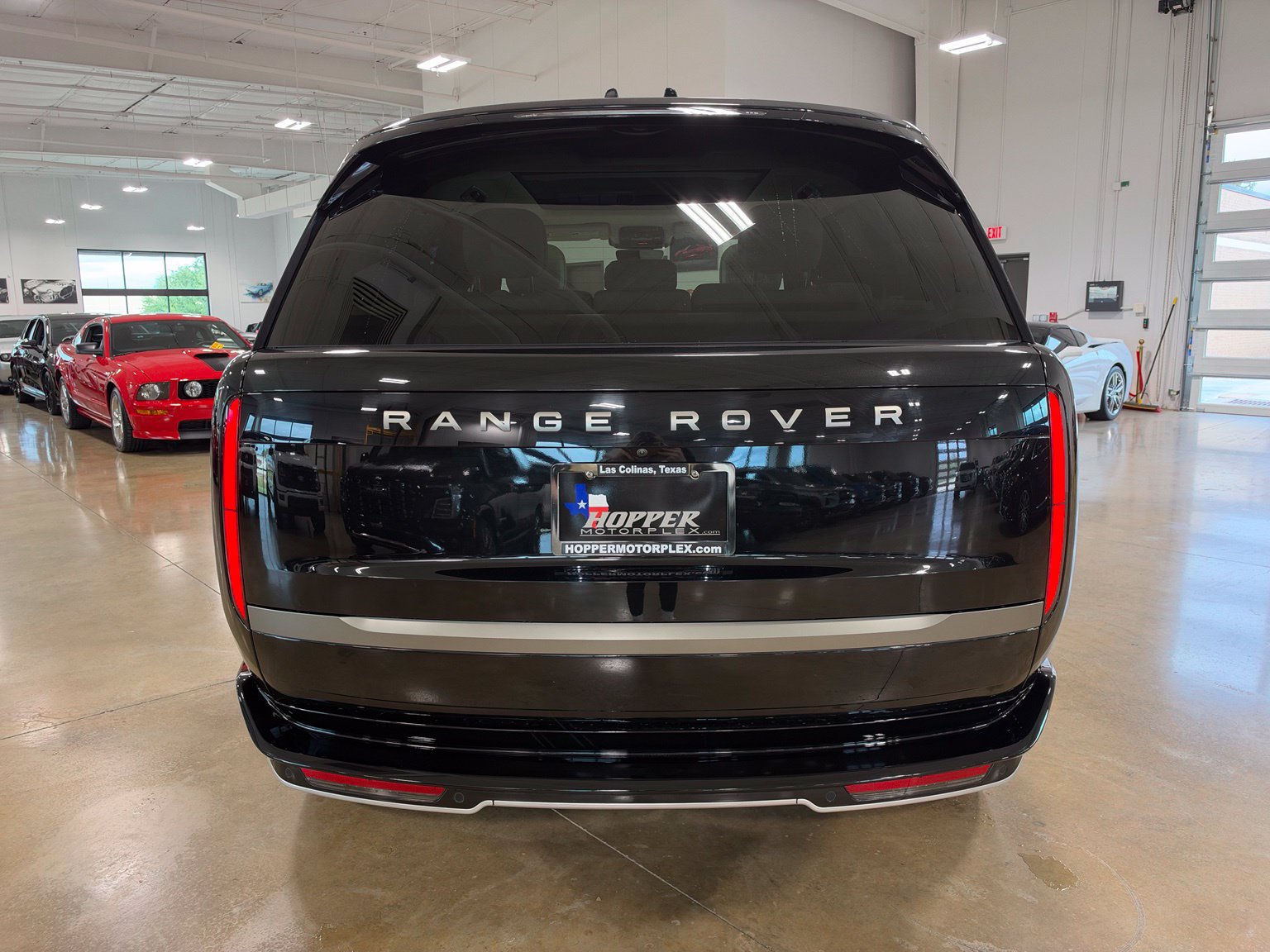 Used 2024 Land Rover Range Rover SE AWD/4WD image 7