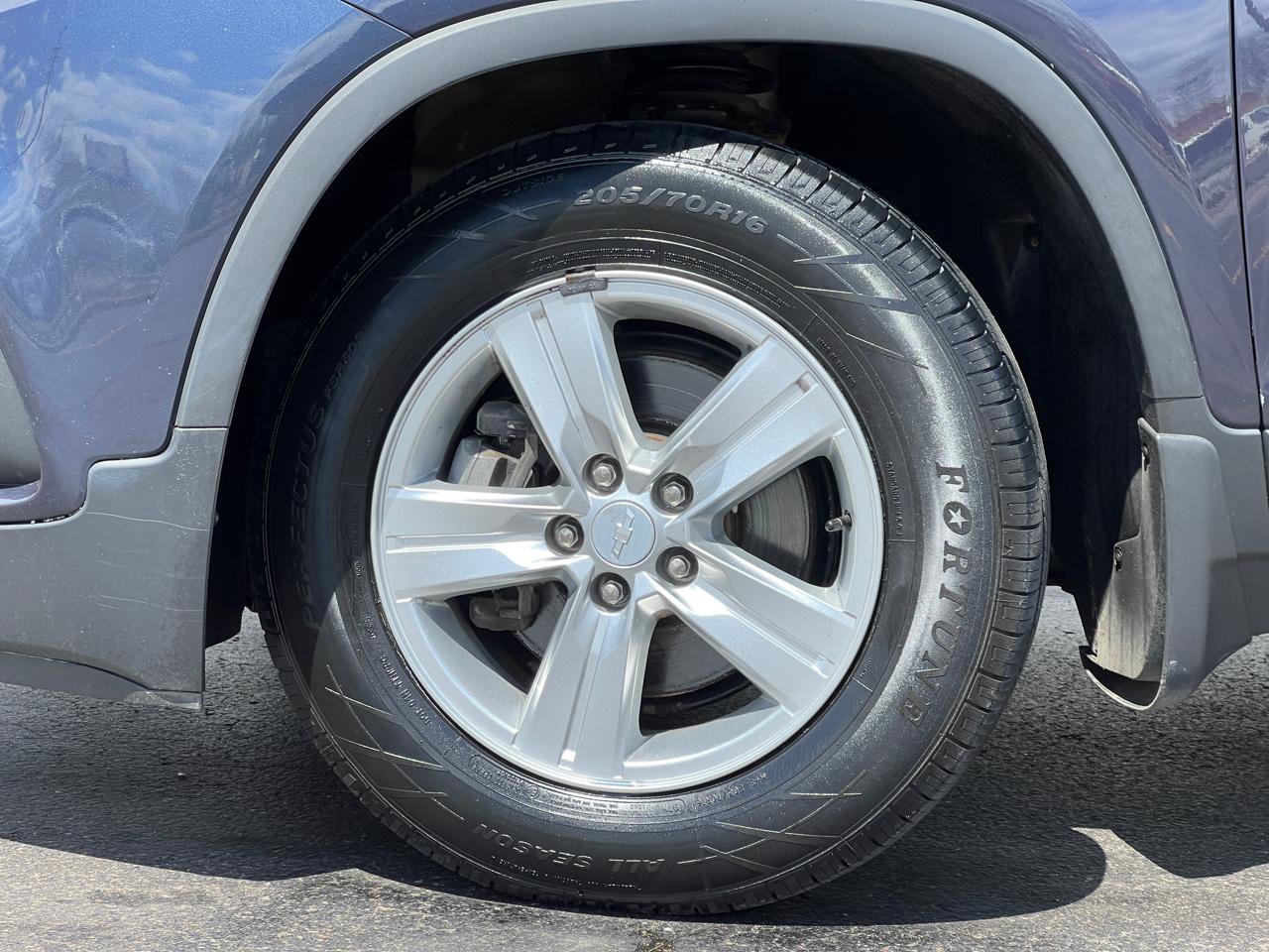 Used 2019 Chevrolet Trax LS w/ LPO, Protection Package FWD image 44