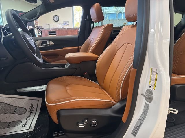 New 2026 Chrysler Pacifica Pinnacle image 7
