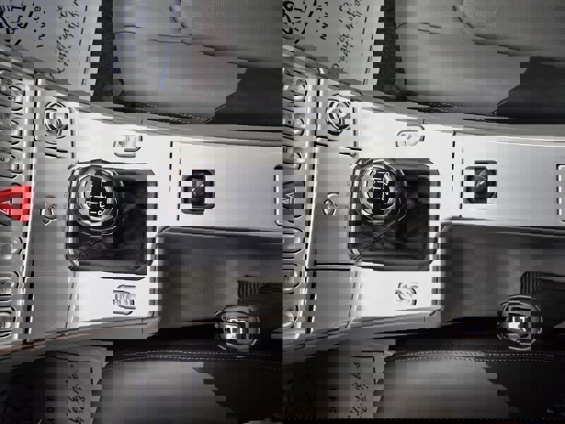 Used 2005 Chrysler Crossfire Limited image 16