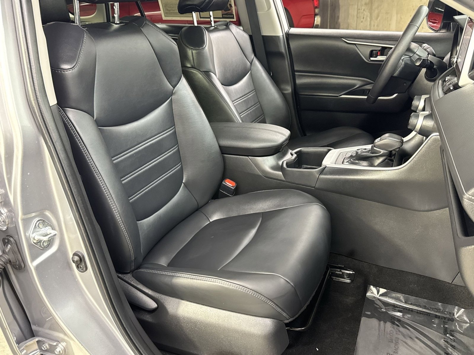 Used 2023 Toyota RAV4 XLE Premium AWD/4WD image 40
