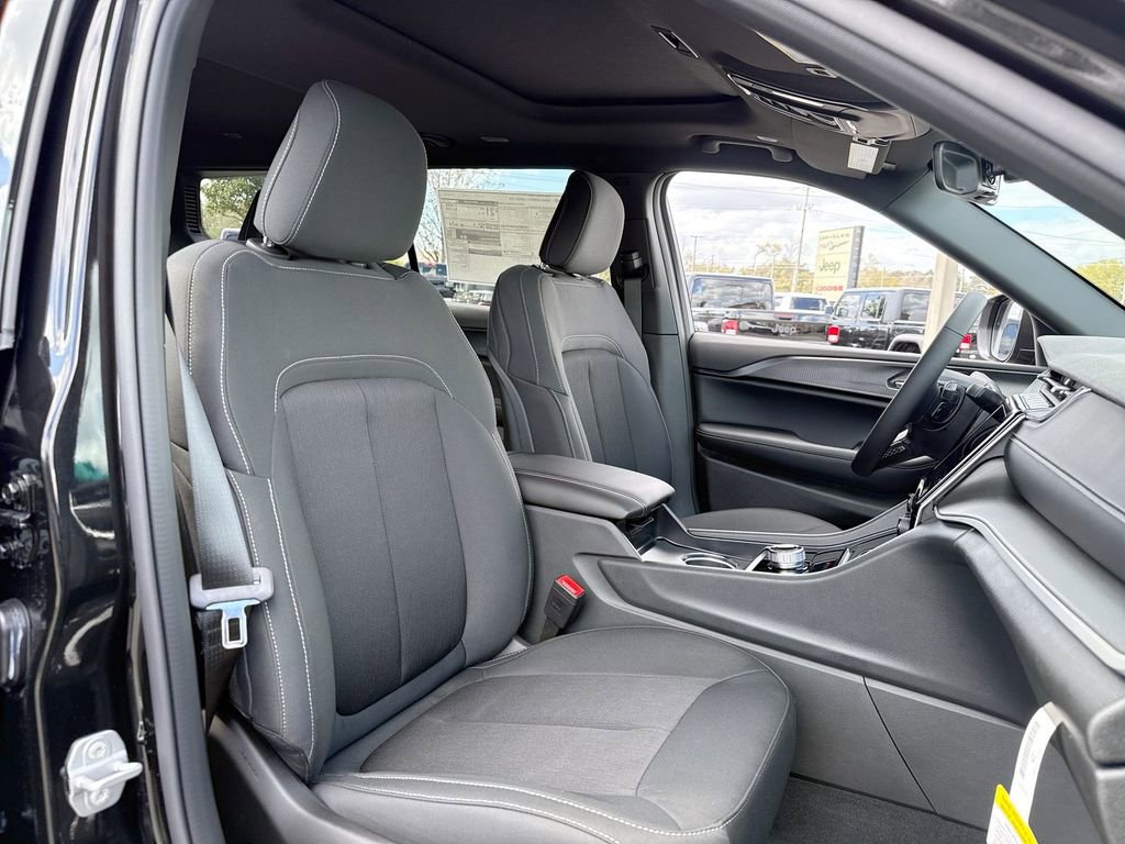 New 2026 Jeep Grand Cherokee L Laredo image 29