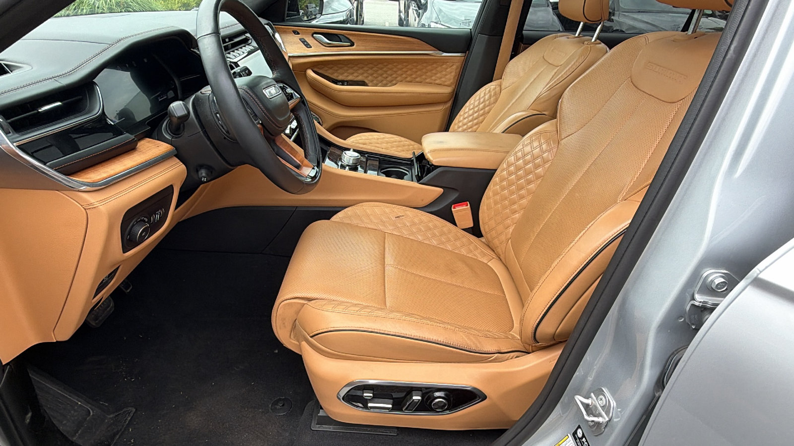 Certified 2025 Jeep Grand Cherokee L Summit AWD/4WD image 16