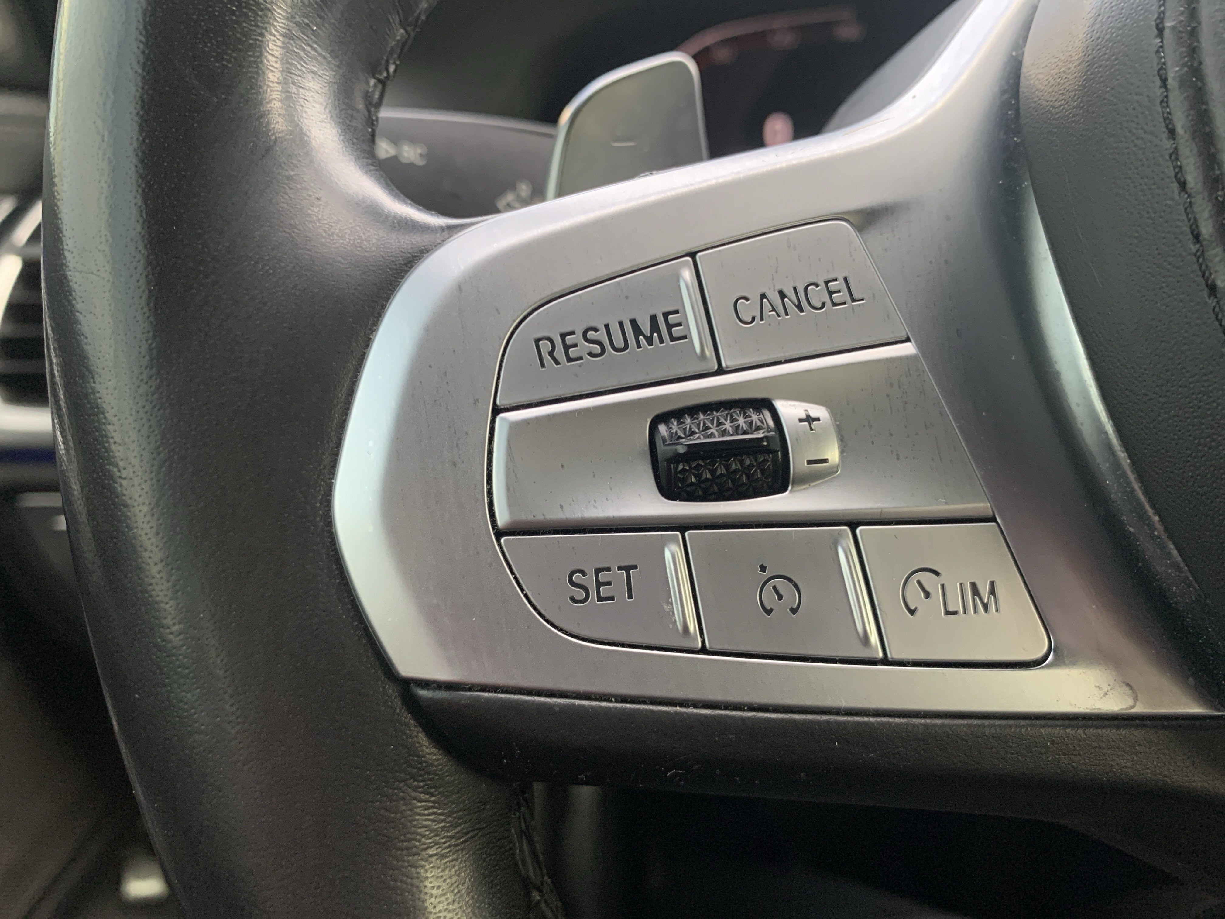 Used 2020 BMW 740i w/ M Sport Package image 19