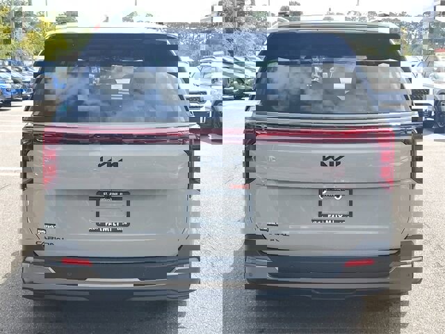 New 2026 Kia Carnival SX image 7
