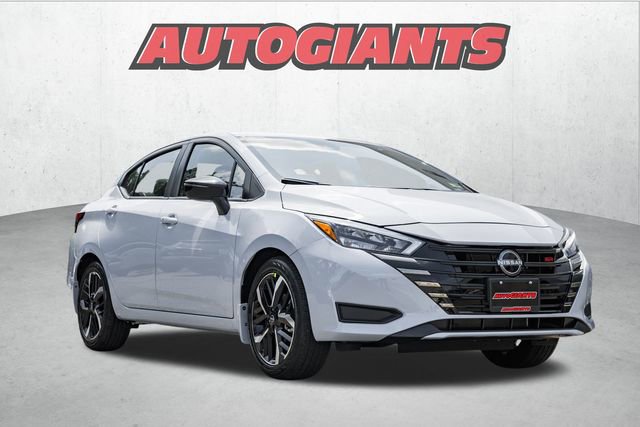 New 2025 Nissan Versa SR w/ Trunk Package