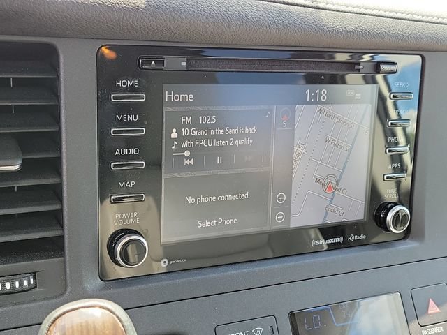 Used 2020 Toyota Sienna XLE w/ XLE Navigation Package FWD image 14