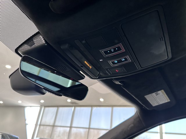 Used 2019 Jaguar F-PACE S image 23