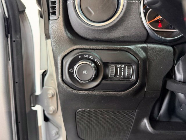 Used 2022 Jeep Wrangler Unlimited Sahara w/ Cold Weather Group AWD/4WD image 16