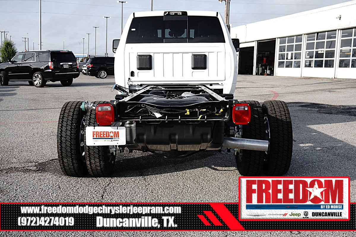 New 2026 RAM 4500 4x4 Crew Cab DRW w/ Laramie Trim Package image 4
