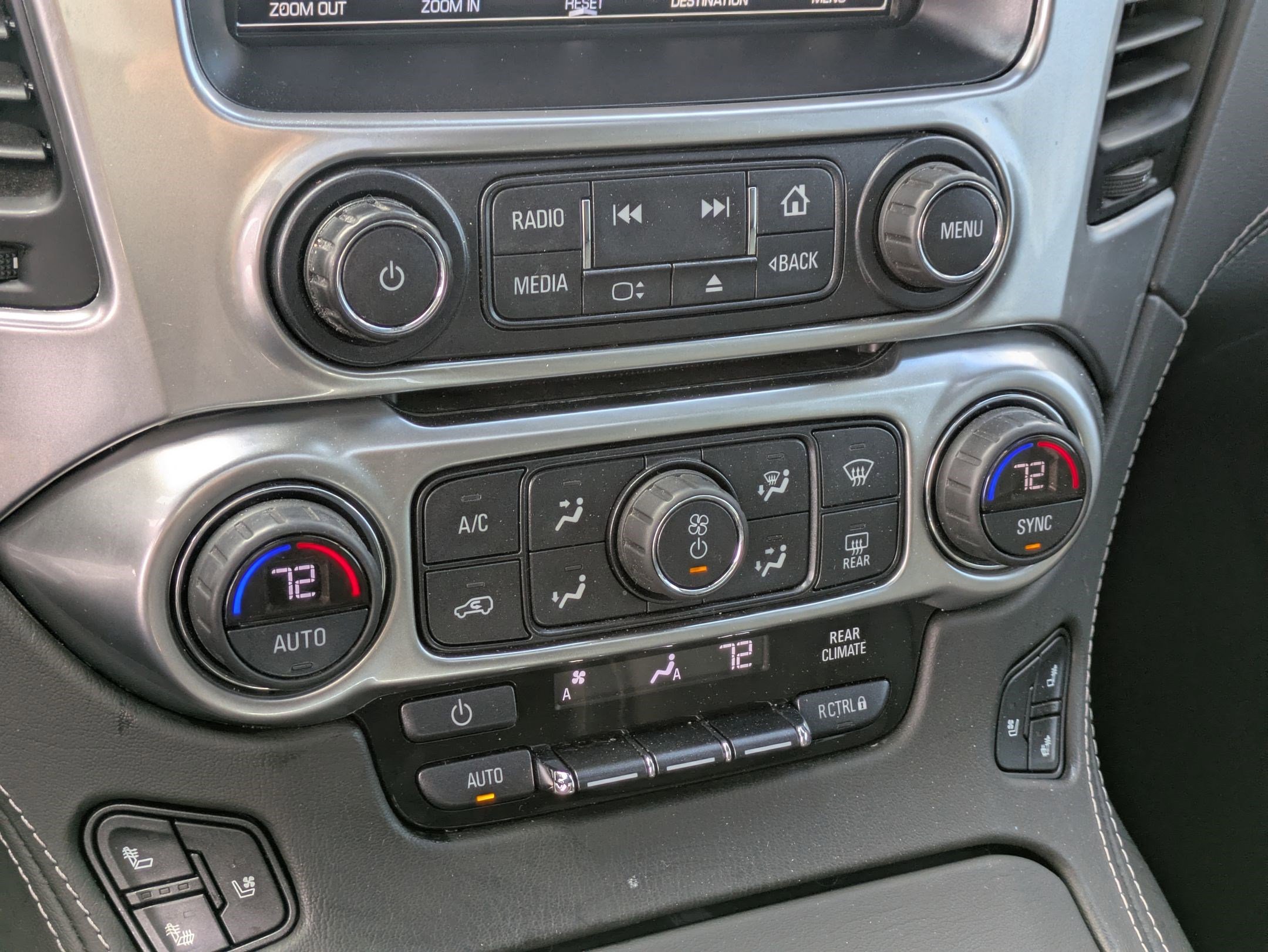 Used 2020 Chevrolet Suburban Premier image 25