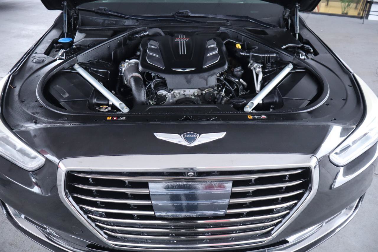 Used 2018 Genesis G90 3.3T Premium RWD image 40