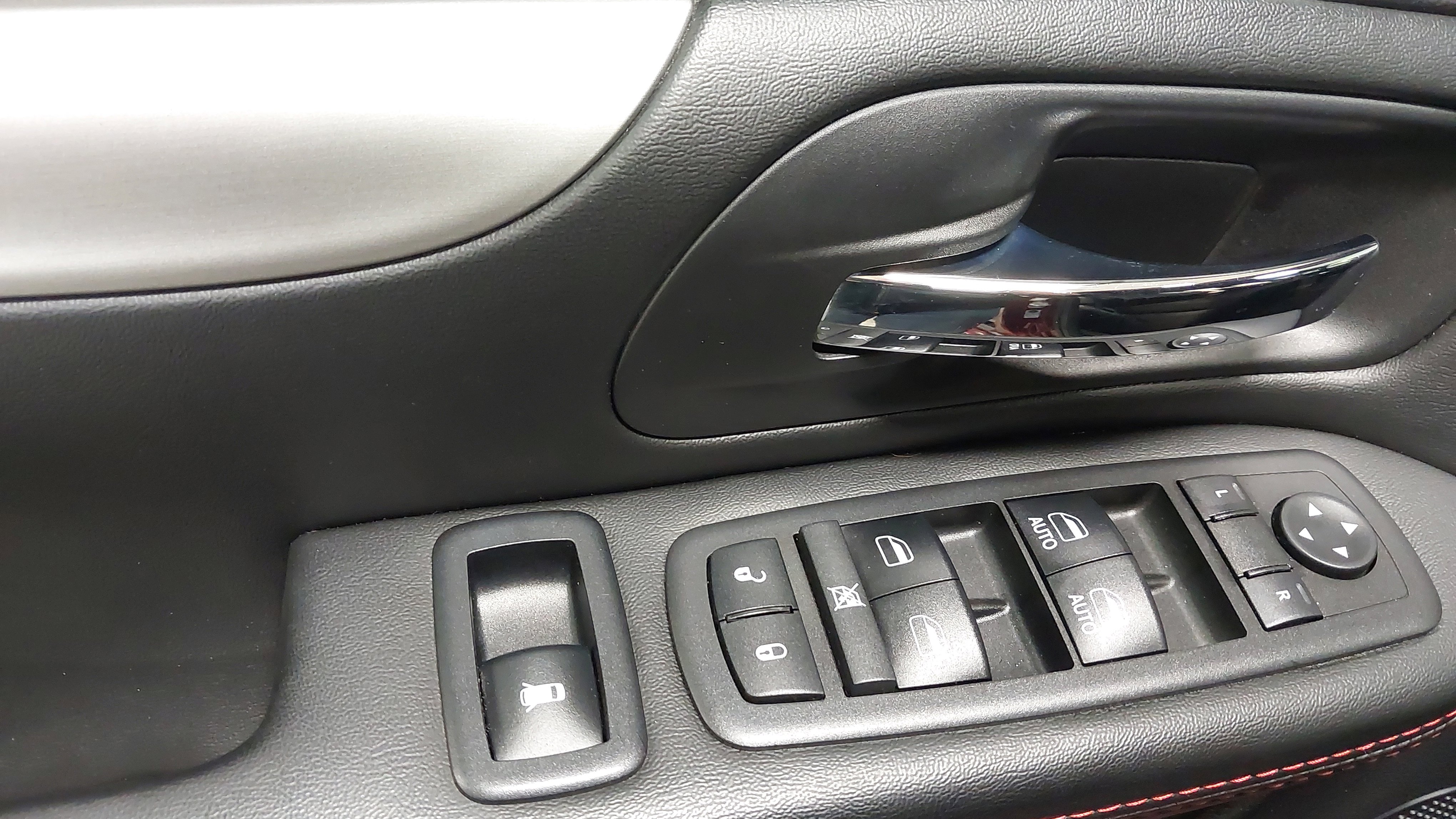 Used 2019 Dodge Grand Caravan GT image 26