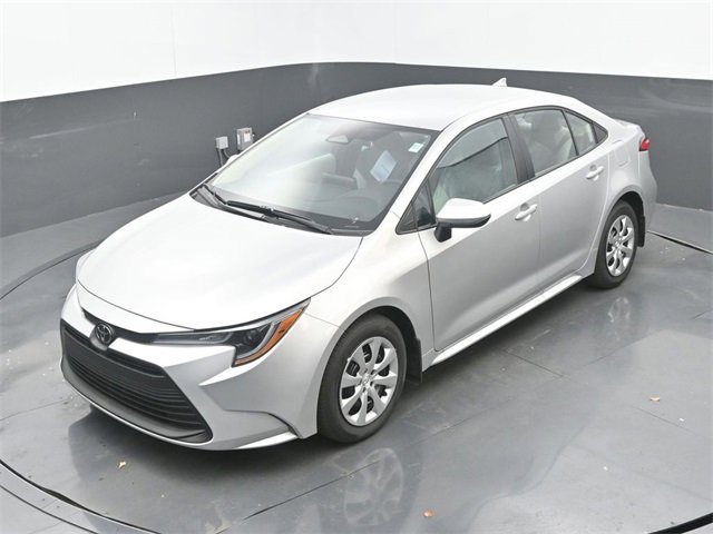 Used 2026 Toyota Corolla LE image 30