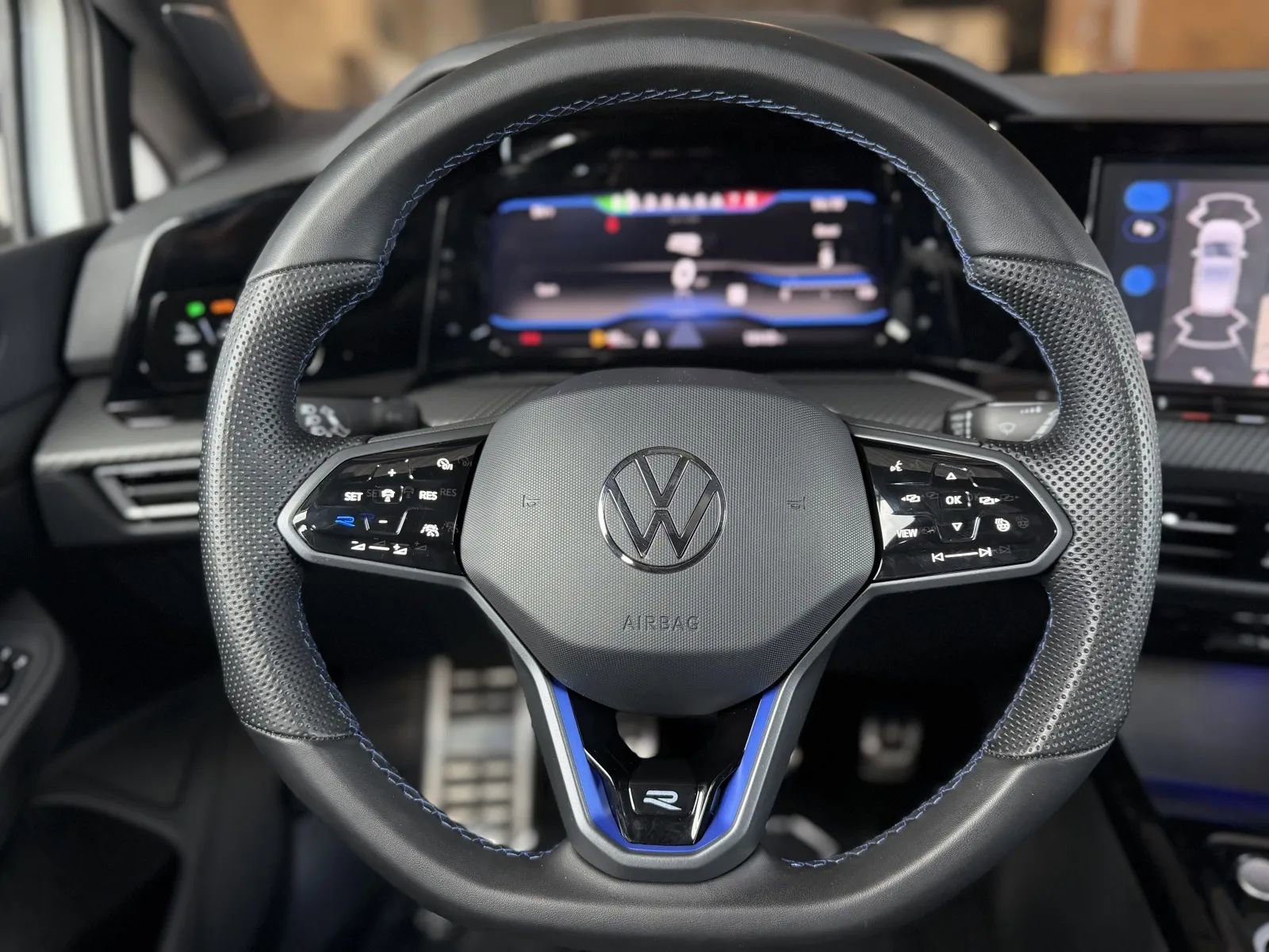 Used 2024 Volkswagen Golf R AWD/4WD image 21
