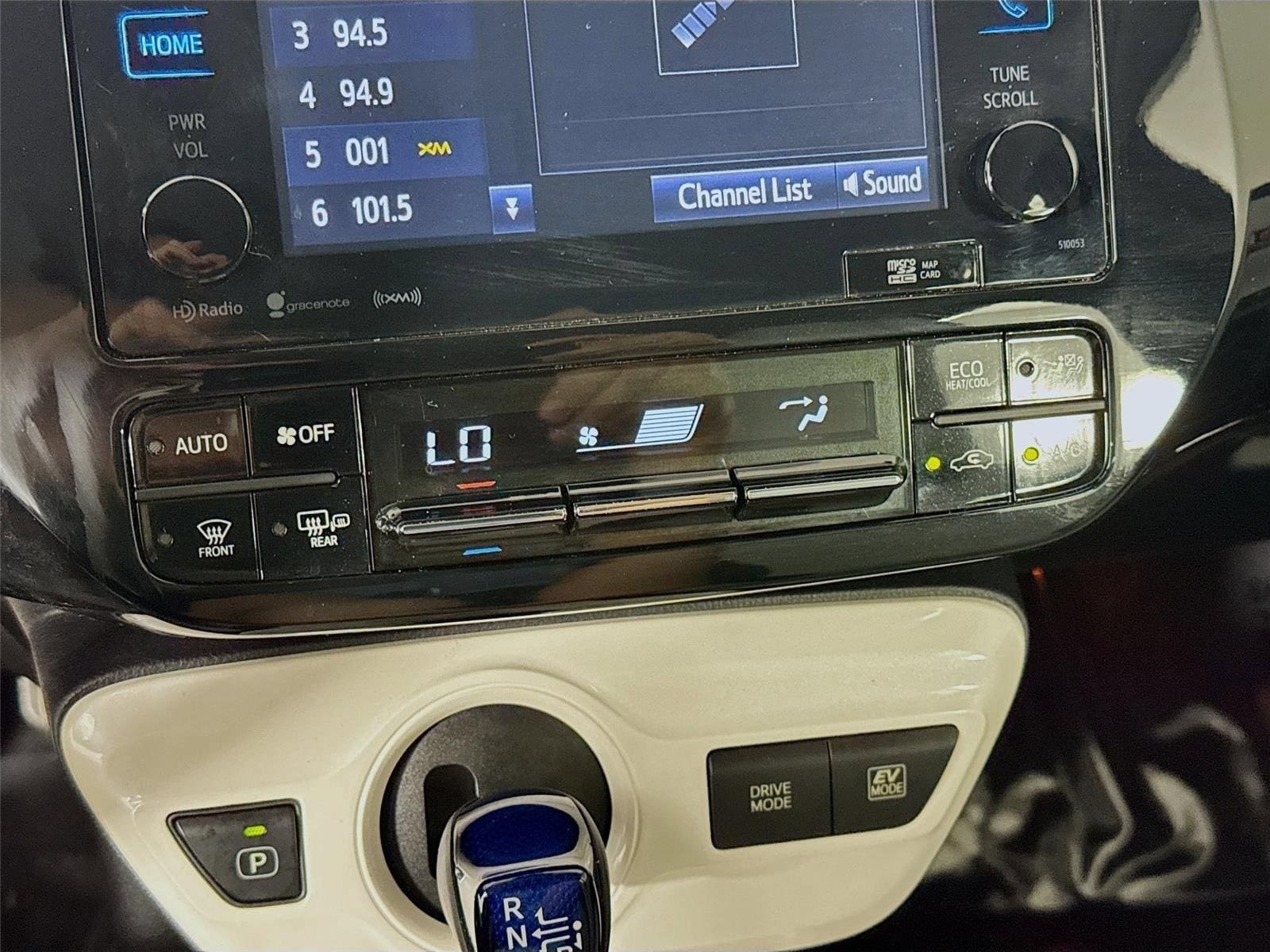 Used 2017 Toyota Prius Three Touring FWD image 17