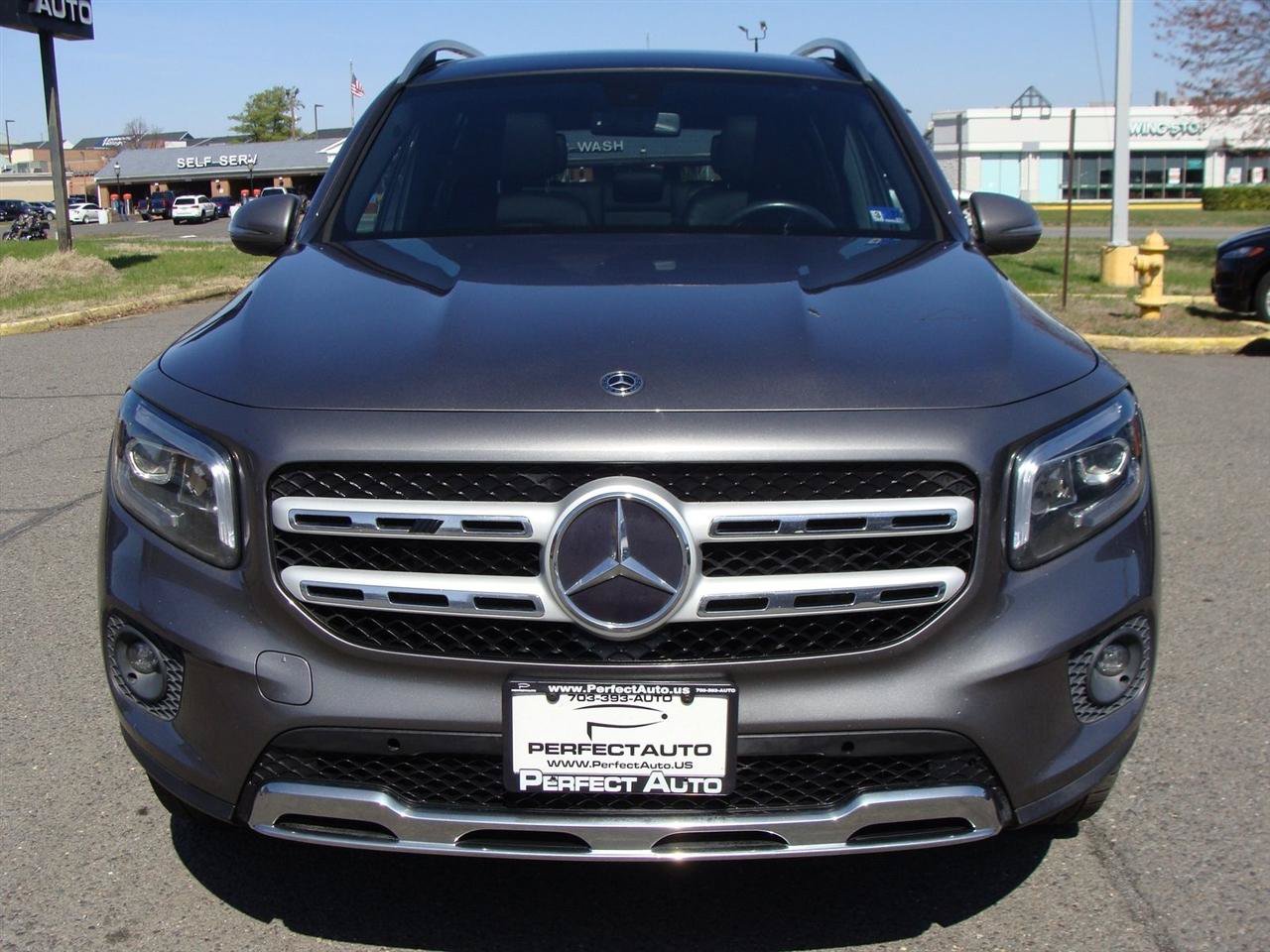 Used 2020 Mercedes-Benz GLB 250 4MATIC w/ Premium Package image 2