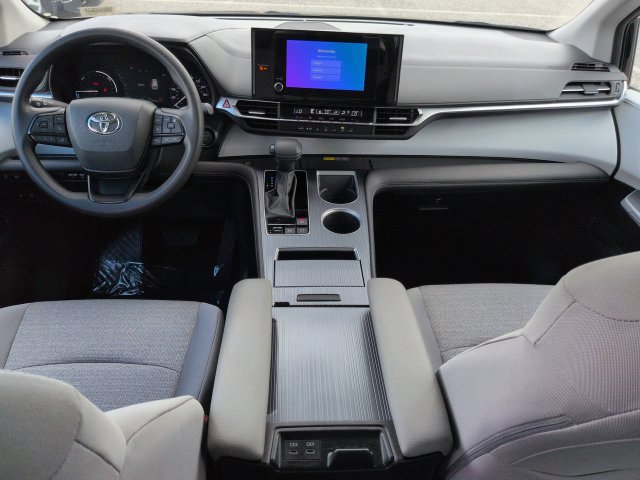 Certified 2025 Toyota Sienna LE w/ LE Plus Package AWD/4WD image 15