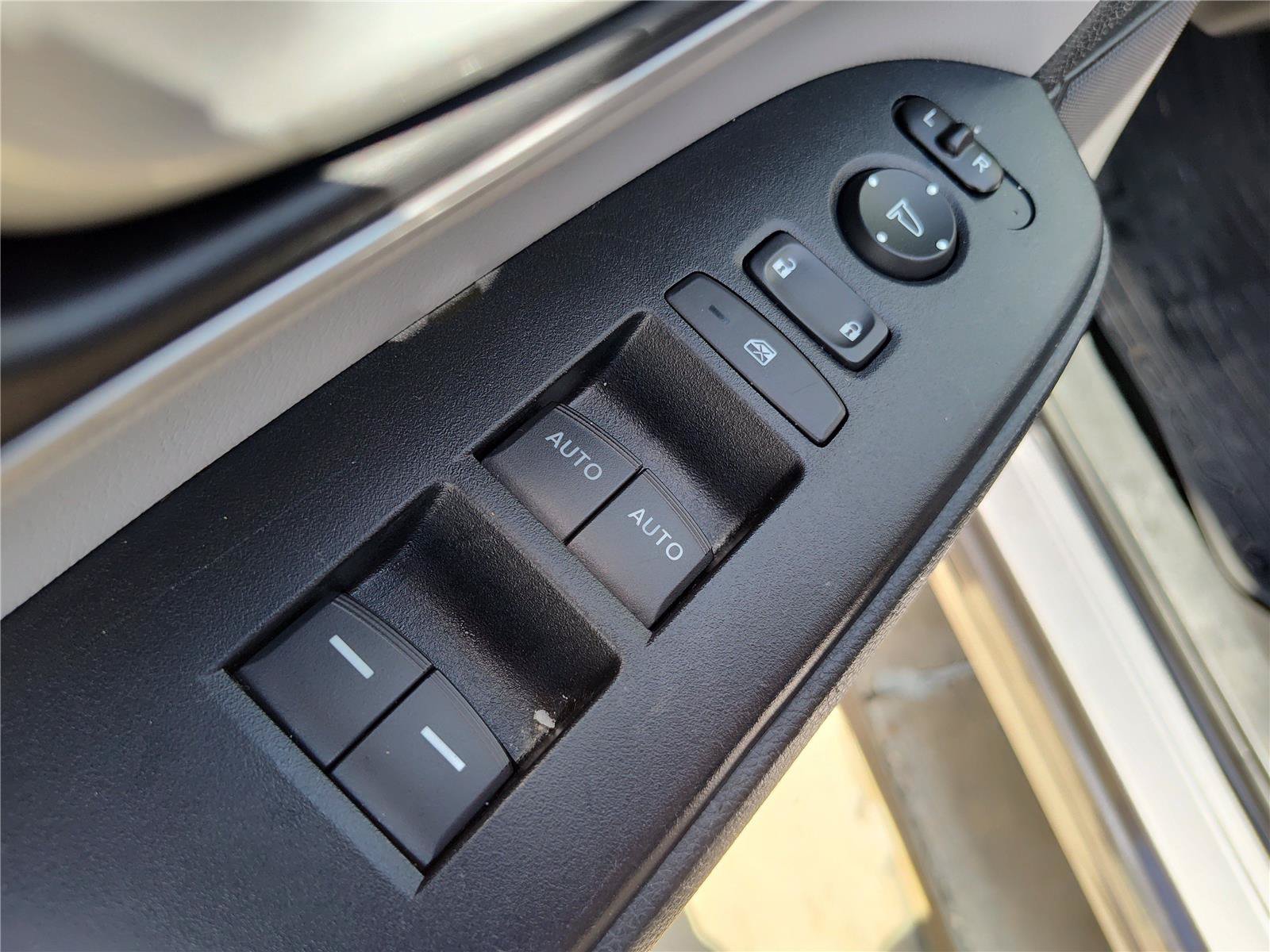Used 2020 Honda CR-V Touring image 17