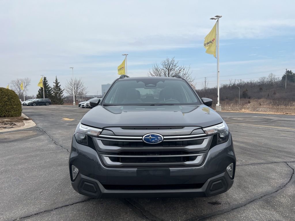 Used 2025 Subaru Forester Premium image 2