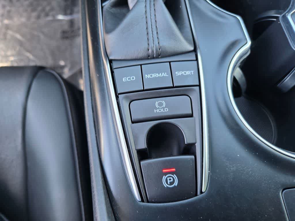 Used 2019 Toyota Camry XLE w/ Carpet Mat Package FWD image 15