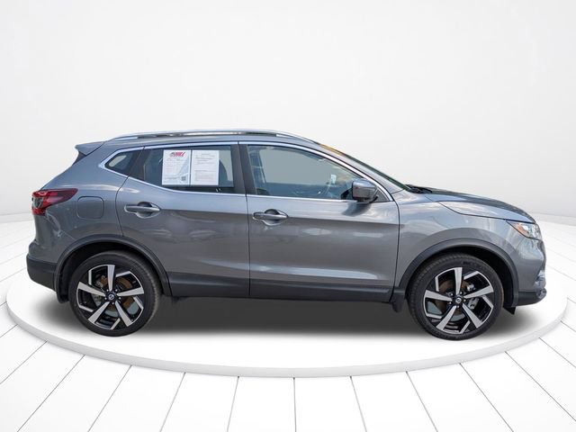 Used 2022 Nissan Rogue Sport SL FWD image 3