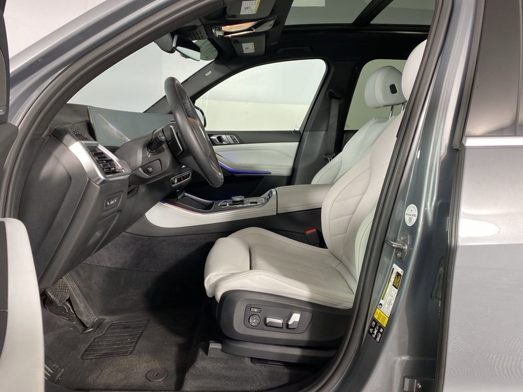 Certified 2024 BMW X5 xDrive40i w/ Premium Package image 9