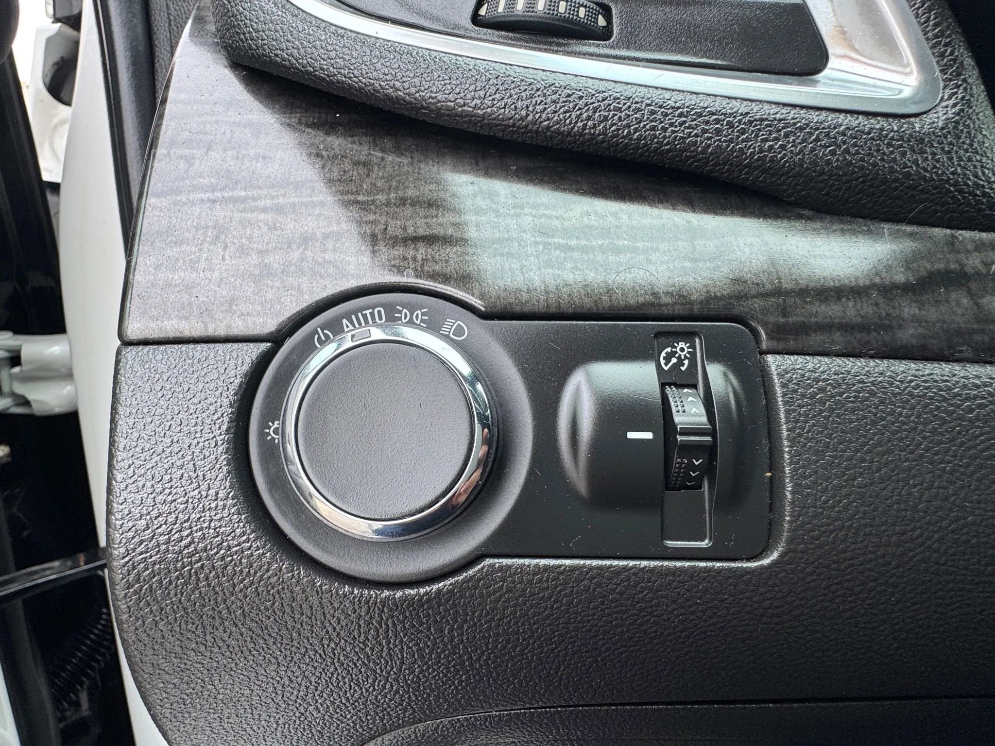 Used 2016 Buick Encore FWD image 25