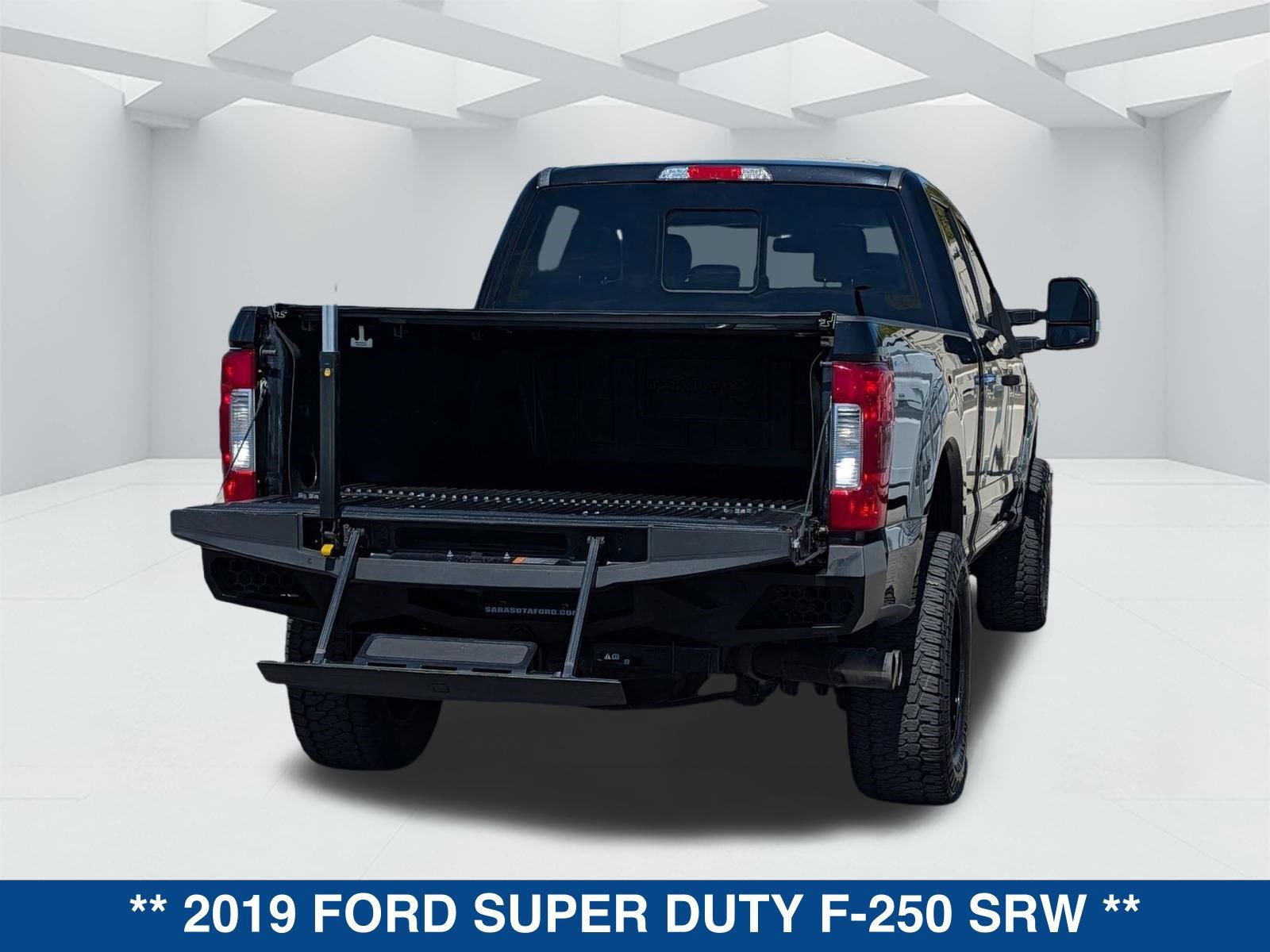 Used 2019 Ford F250 Lariat w/ Lariat Ultimate Package AWD/4WD image 14