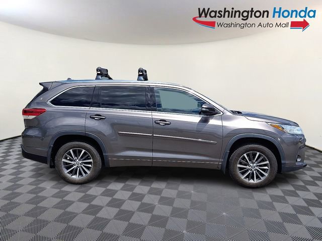 Used 2018 Toyota Highlander XLE AWD/4WD image 7