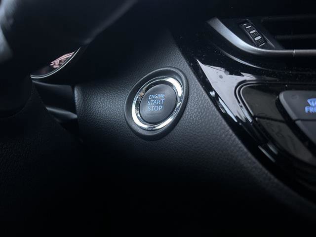 Used 2022 Toyota C-HR XLE image 20