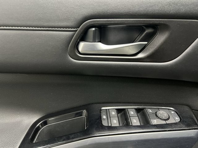 Used 2024 Nissan Pathfinder SL AWD/4WD image 23