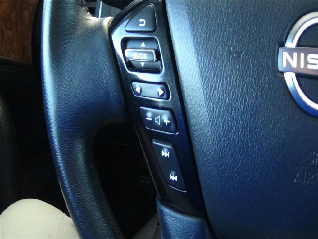 Used 2022 Nissan Armada SL w/ Captain's Chairs Package image 25
