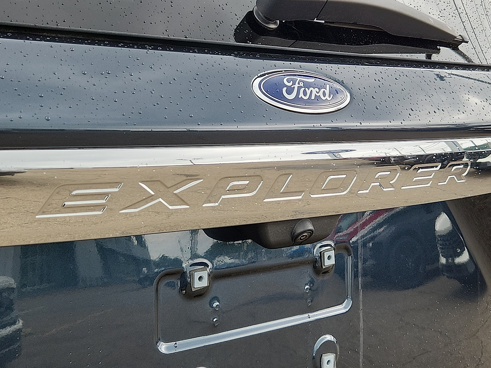Used 2023 Ford Explorer XLT w/ Equipment Group 202A AWD/4WD image 29