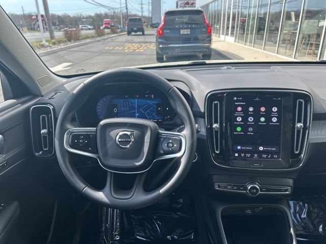 Certified 2025 Volvo XC40 B5 Plus AWD/4WD image 18