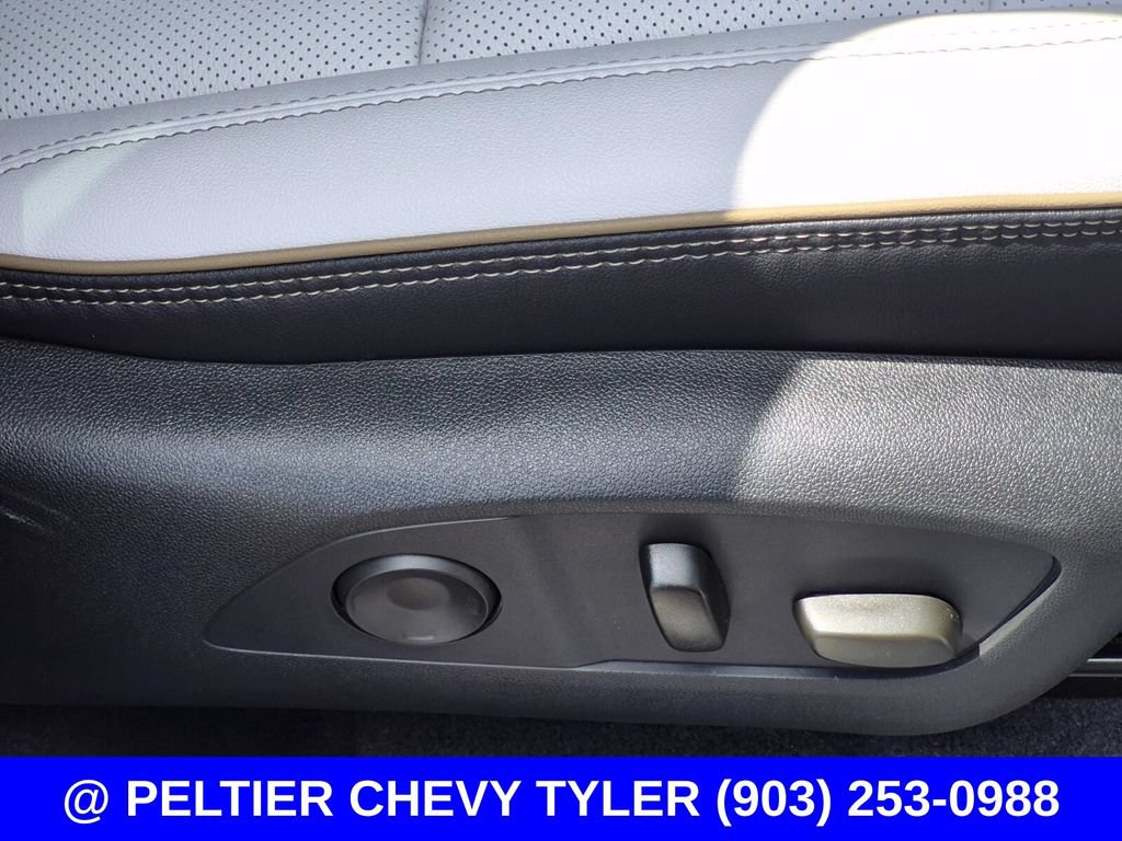 Used 2025 Chevrolet Traverse High Country FWD image 14