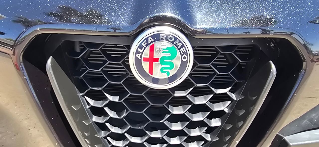 Used 2022 Alfa Romeo Stelvio Veloce AWD/4WD image 15