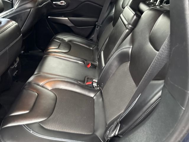 Used 2019 Jeep Cherokee Latitude Plus image 10