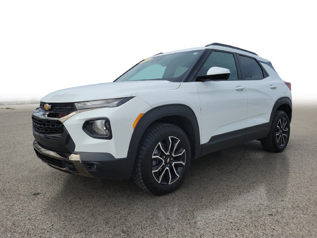 Used 2023 Chevrolet TrailBlazer ACTIV w/ Convenience Package AWD/4WD image 2